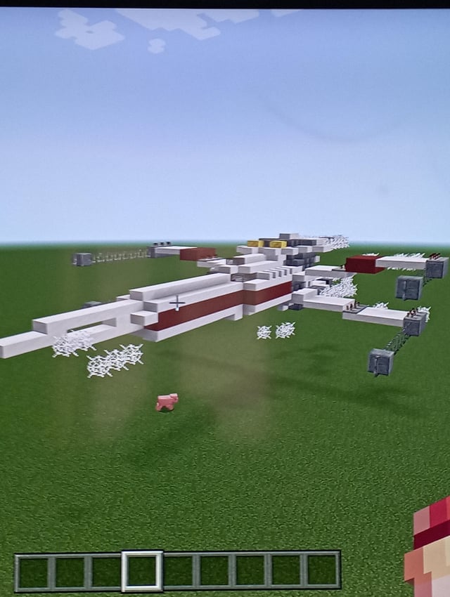 i tried making an X-wing fighter from star wars into minecraft