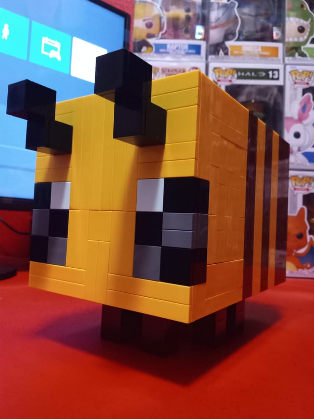 I made a Minecraft bee out of Lego this morning! (sorry I didn't know what to tag as)