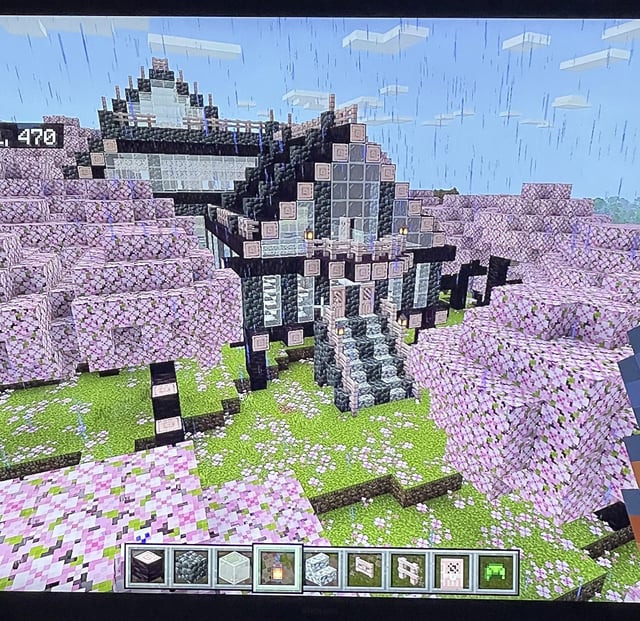 First time playing and building in Minecraft (creative) 