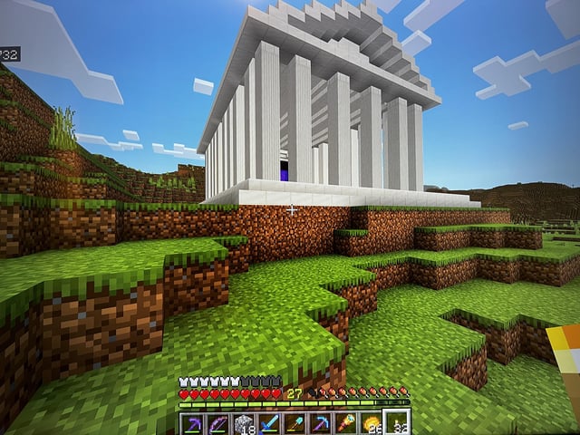 I made a Parthenon to keep my Nether Portal safe :)