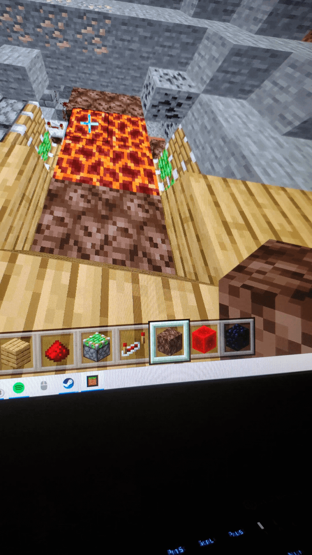 I made a elevator! when i press a button it swaps out soul sand for magma... ill put water on it when i finalize